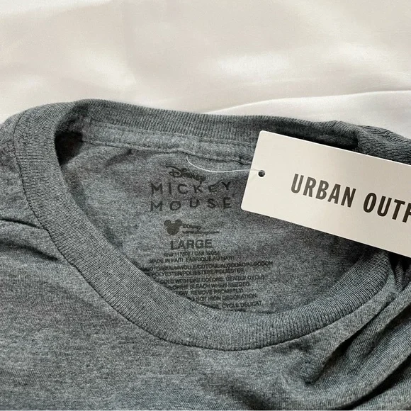 Mickey Mouse Holiday Tee 🤍 - Picture 4 of 7